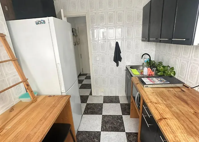 홈스테이 3 Tercera Planta Sin Ascensor No Es Piso Entero! Compartir Bano Y Cocina ! 푸엔히롤라