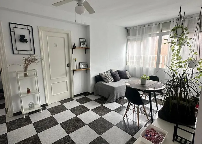 홈스테이 3 Tercera Planta Sin Ascensor No Es Piso Entero! Compartir Bano Y Cocina ! 푸엔히롤라