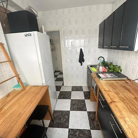 Privat bolig 3 - 3 Planta Sin Ascensor En Piso Compartido No Es Piso Entero! Fuengirola